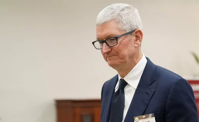 Tim Cook will step down as Apple CEO, hand reins over to iPhone maker's hardware leader